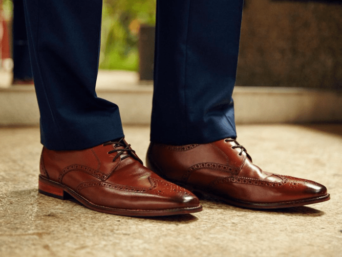 Tan brown mens dress shoes